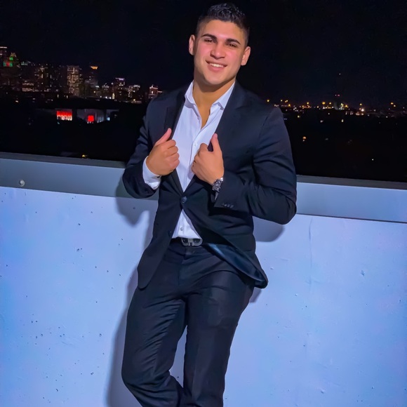 Meet your Posher, Joey - Picture 1 of 2